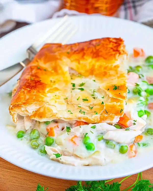 Easy Chicken Pot Pie Recipe with Puff Pastry 7 chicken pot pie with puff pastry easy