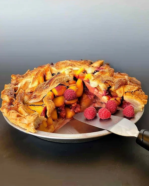 Fresh Peach and Raspberry Pie 4 raspberry peach pie