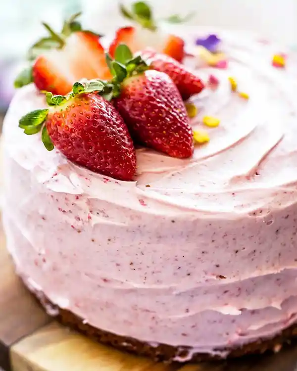 Easy Strawberry Funfetti Cake 4 strawberry confetti cake
