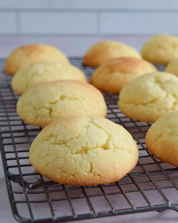 italian ricotta almond cookies