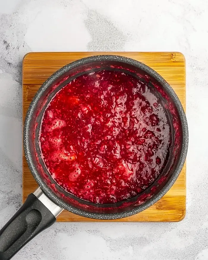 Strawberry Cinnamon Roll How to make